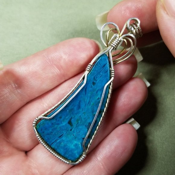 Wire wrapped Chrysocolla Pendant - Picture 13 of 15
